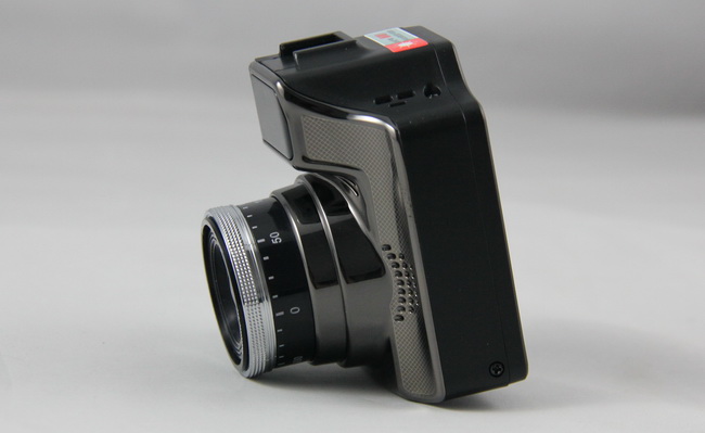 易圖M121預(yù)警記錄一體機(jī) 易圖M121預(yù)警記錄一體機(jī)